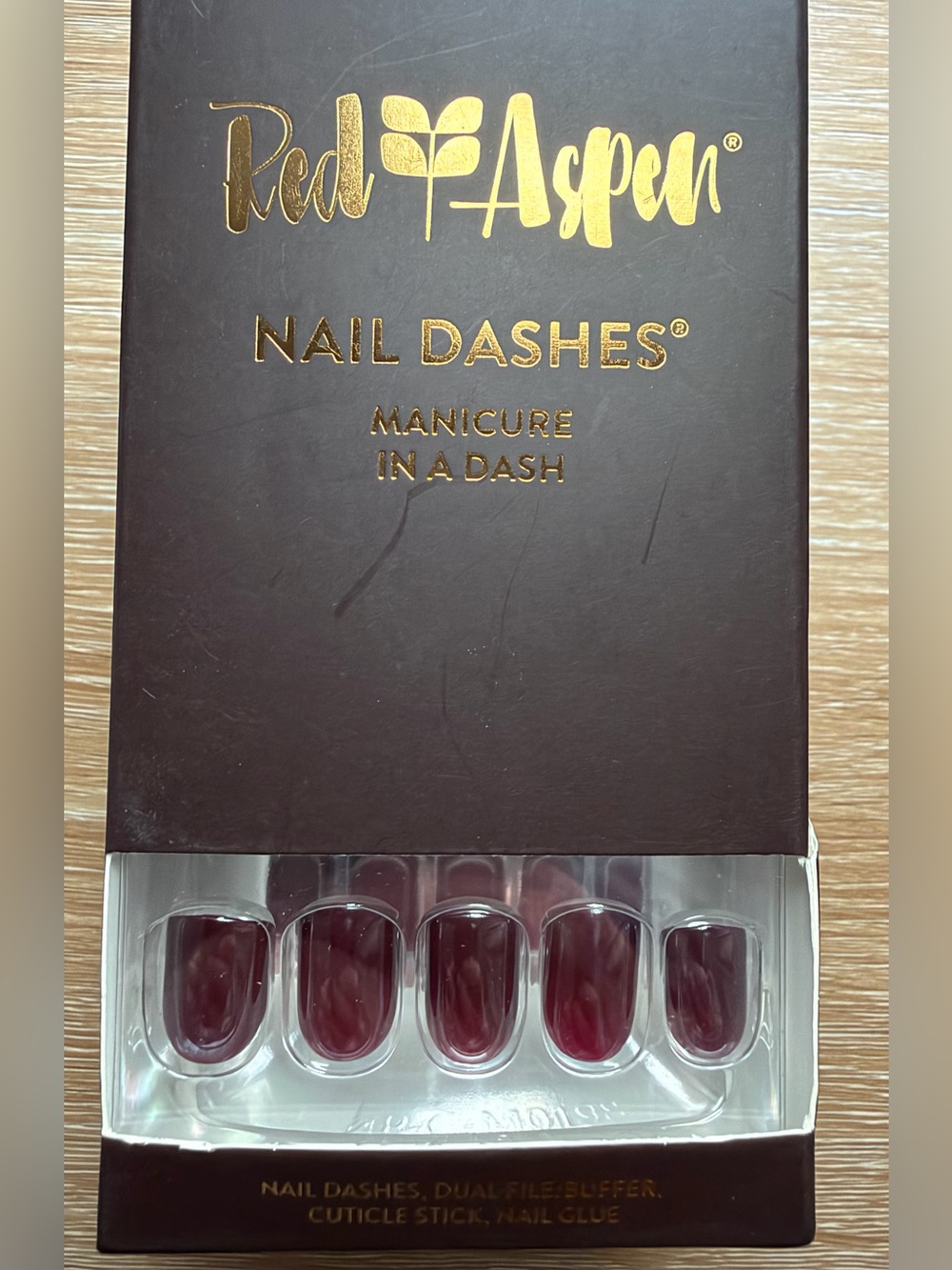 Red Aspen - Tina Loves A Turkey Trot - Press On Nails Kit - NEW! Short Square